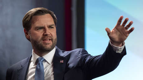 Vance carga contra Zelenski tras decir que EE.UU. habla más "cálidamente" con Rusia que con Ucrania