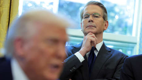 EE.UU. critica "acuerdos rapaces" de China con Argentina y el gigante asiático revira