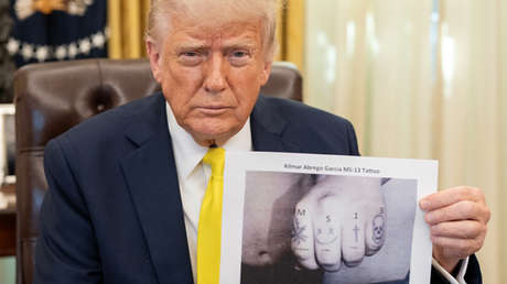 "Tiene tatuado MS-13 en los nudillos": Trump difunde presunta prueba contra el migrante deportado por error