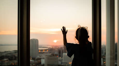 Niña cae del piso 25 y sobrevive