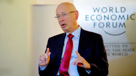 Dimite el fundador y presidente del Foro Económico Mundial