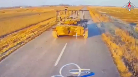 VIDEO: Drones rusos destruyen metódicamente equipos y personal ucranianos en la provincia de Kursk