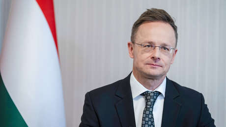 Szijjarto: Con el ingreso acelerado de Ucrania en la UE, "se espera que continúe la guerra"