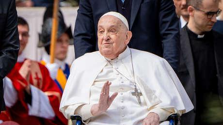 El médico del papa describe sus últimos instantes: "Tenía los ojos abiertos, pero no respondió"