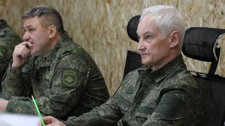 Ministro de Defensa ruso llega a la provincia de Kursk y se reúne con militares (VIDEO)