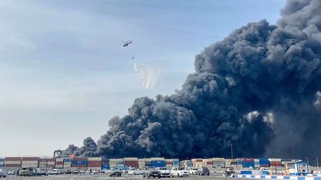 VIDEOS: Lo que queda del puerto iraní tras la enorme explosión