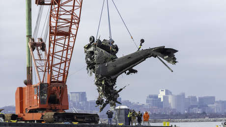 Revelan detalles de la posible causa de la mortífera catástrofe aérea en Washington D.C.