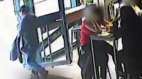 Quiénes son los dos sospechosos de haber robado el bolso de la secretaria de Seguridad Nacional de EE.UU.