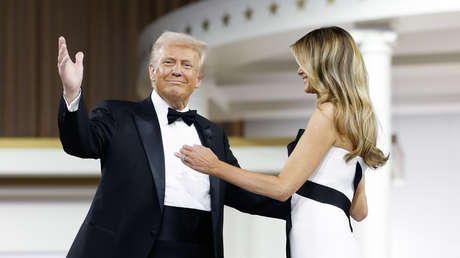 "Me lo estoy pasando genial": Trump dice que gobierna no solo EE.UU., sino también el mundo