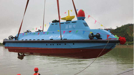 Ballena Azul, el barco chino capaz de dominar superficie y profundidades bajo tifones