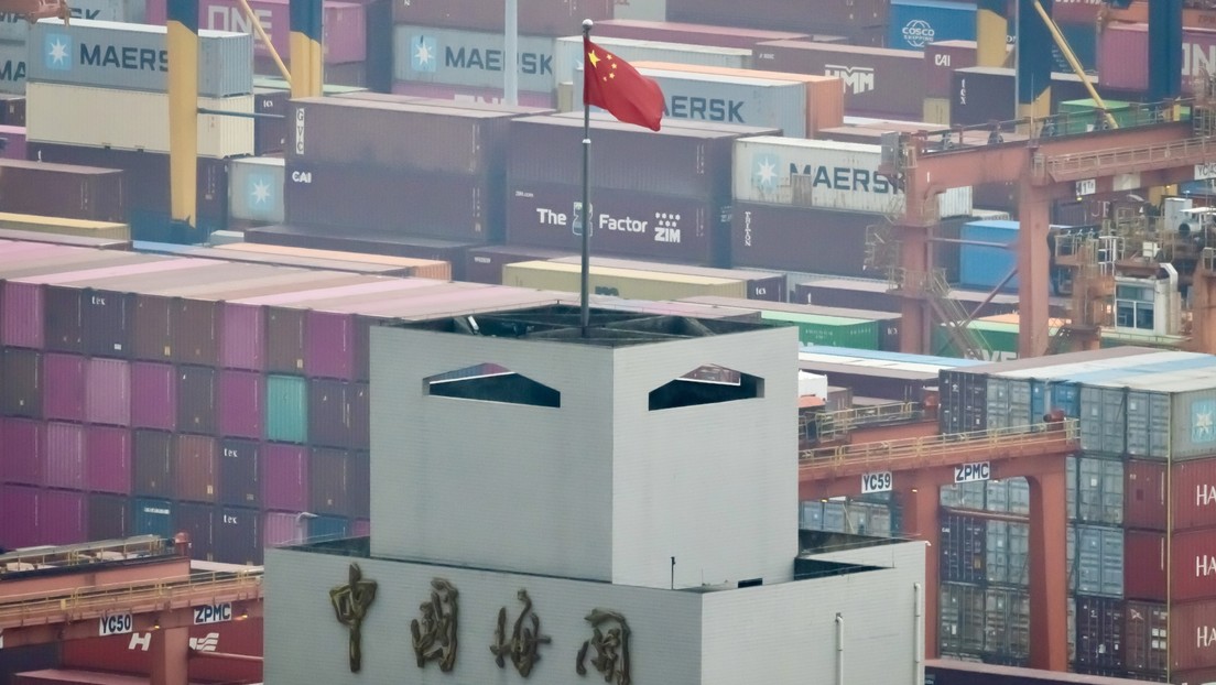 Trump comete "una metida de pata" al imponer altos aranceles contra China, declara Medvédev