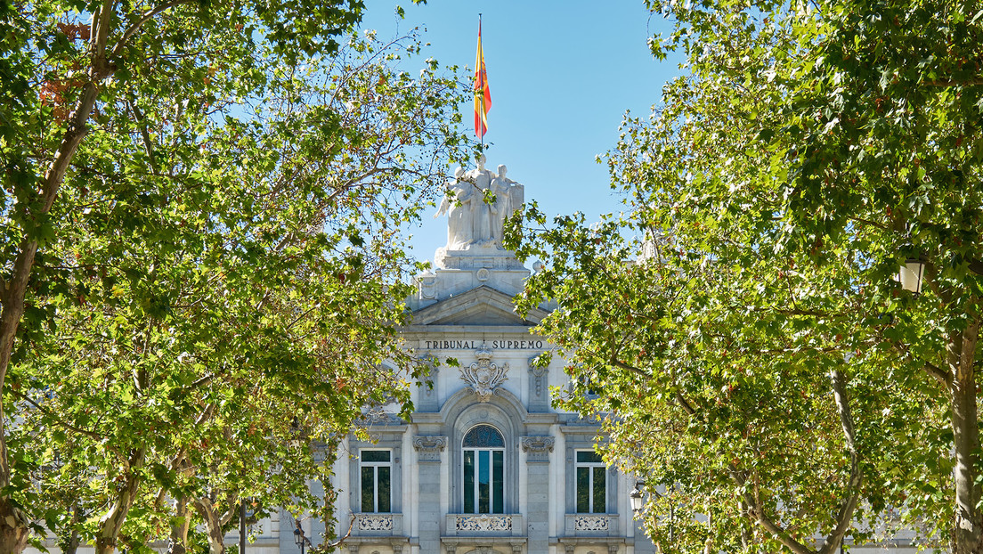 "Vomitivo" y "golpista": Cargan contra el Supremo de España por "amparar" al exrey