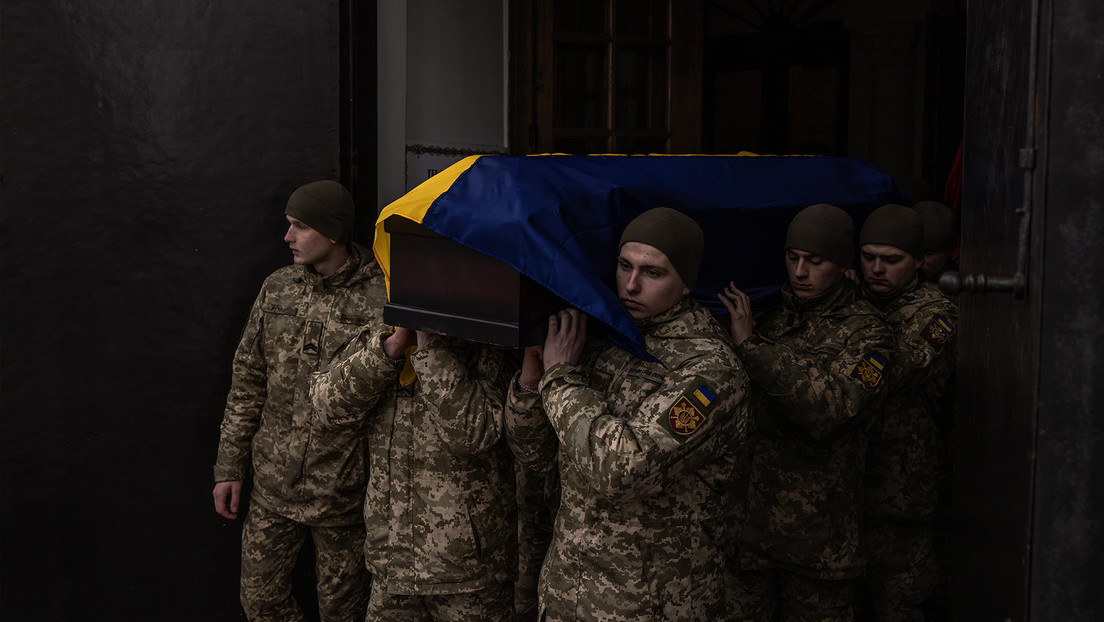 WSJ revela cómo la corrupción acecha en Ucrania incluso a los militares caídos