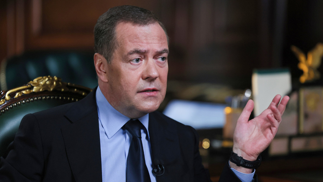 El recordatorio de Medvédev a "los perritos falderos europeos" y "piojos neonazis"