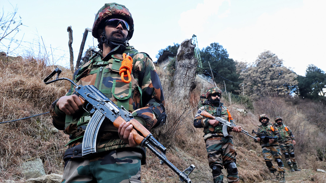 Ministro de Defensa indio: Nueva Delhi contraatacará a Pakistán si recrudece el conflicto