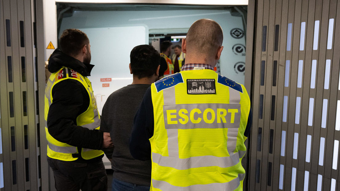 Reportan que Merz declara emergencia nacional en materia migratoria