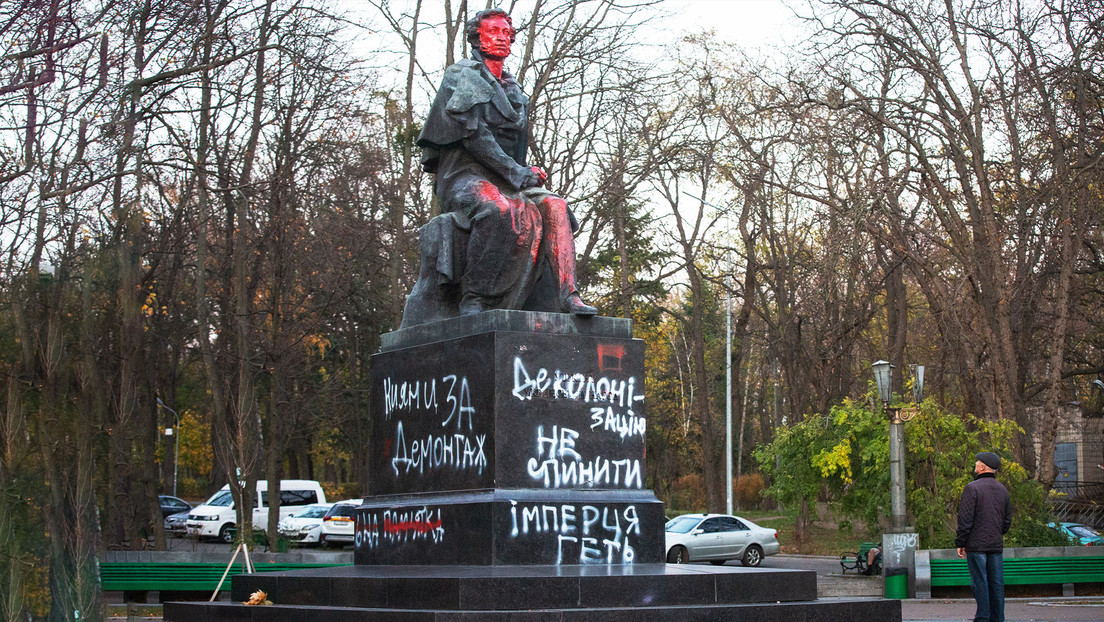 Diputado ucraniano: La "negación de su historia" ha llevado a Ucrania al declive