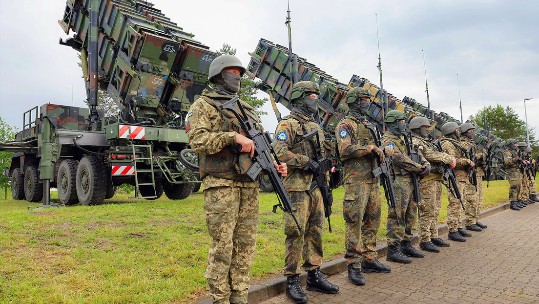 DPA: Alemania decide 'enmascarar' la entrega de armas a Ucrania (y no es la primera vez)
