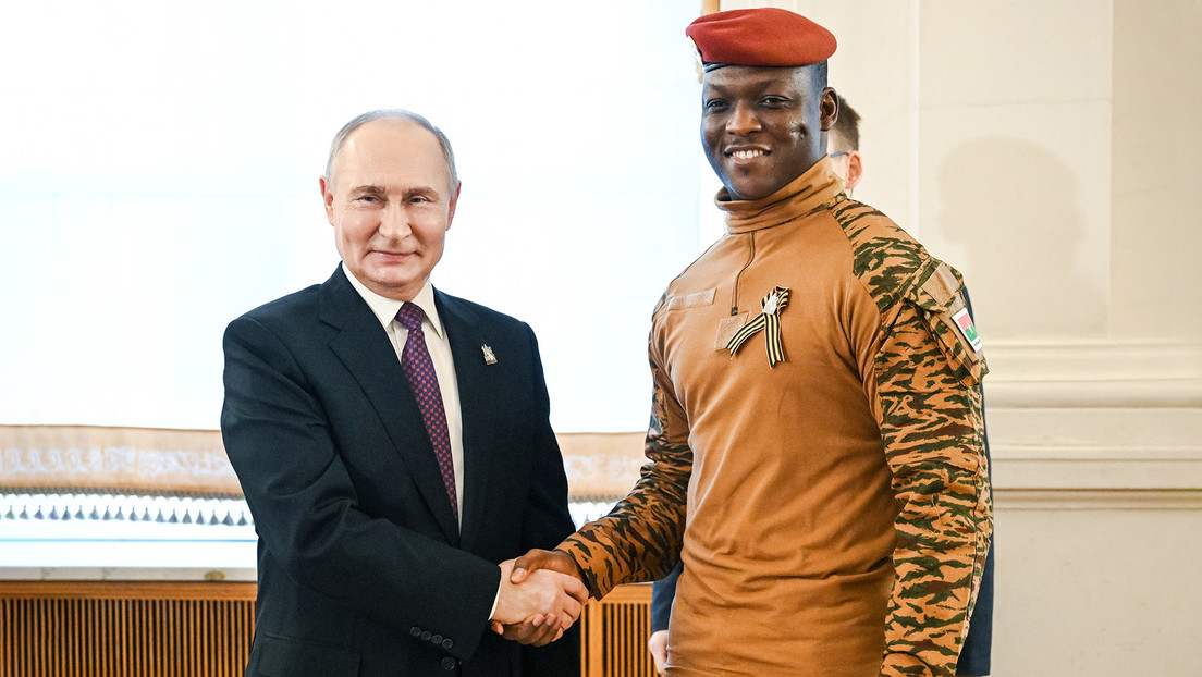 "Hace temblar al mundo entero": Presidente de Burkina Faso elogia el misil ruso Oréshnik