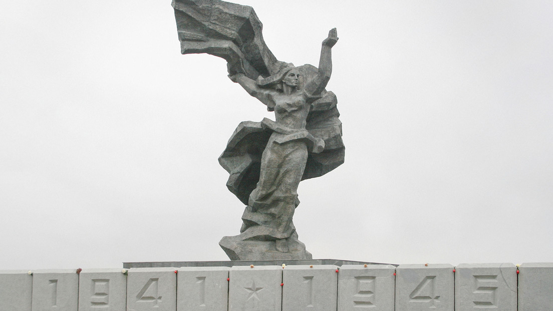 Un país de la UE persigue a quienes celebran la victoria sobre los nazis