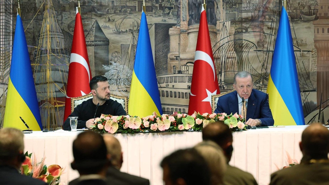 Erdogan advierte a Zelenski que "no se puede perder la ventana de oportunidad" tras la propuesta de Putin para negociar