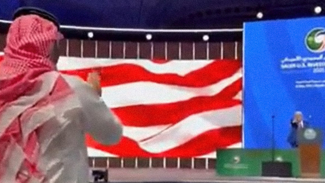 VIDEO: El gesto entre el príncipe heredero saudita y Trump al terminar su discurso en Riad