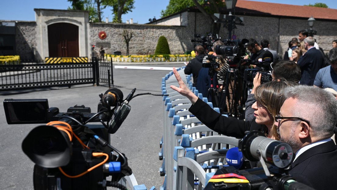 Moscú: "El régimen de Kiev está montando un 'show' en torno a las negociaciones en Estambul"