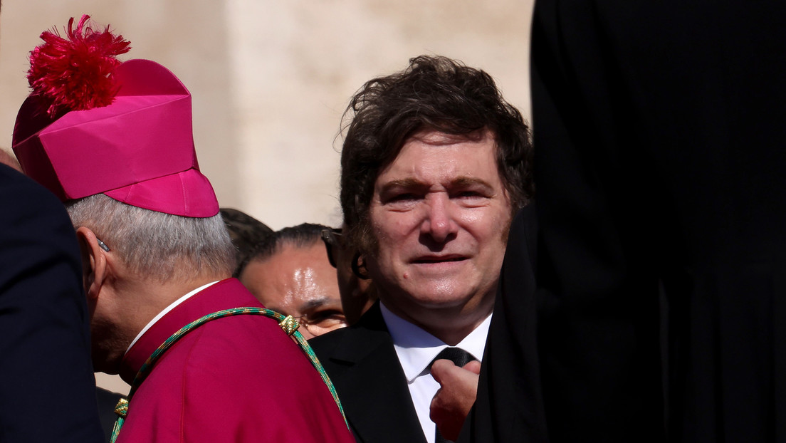 La razón por la que Milei no viajaría a la asunción del papa León XIV