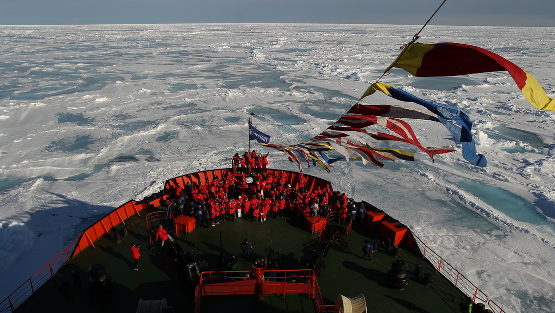 Rompehielos nucleares, aeropuertos y turismo: los planes de Rusia para desarrollar el Ártico