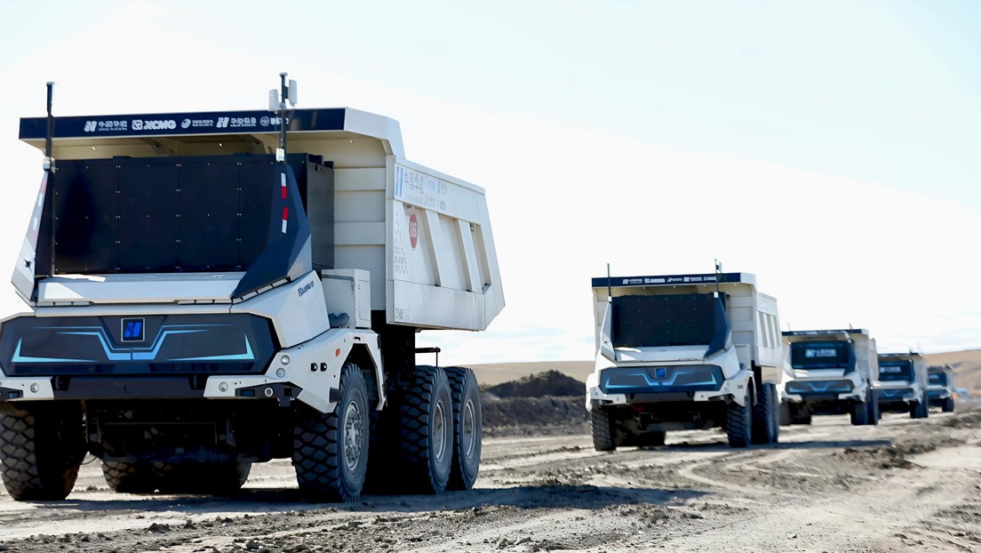 China despliega la mayor armada de camiones que se manejan solos (VIDEO)