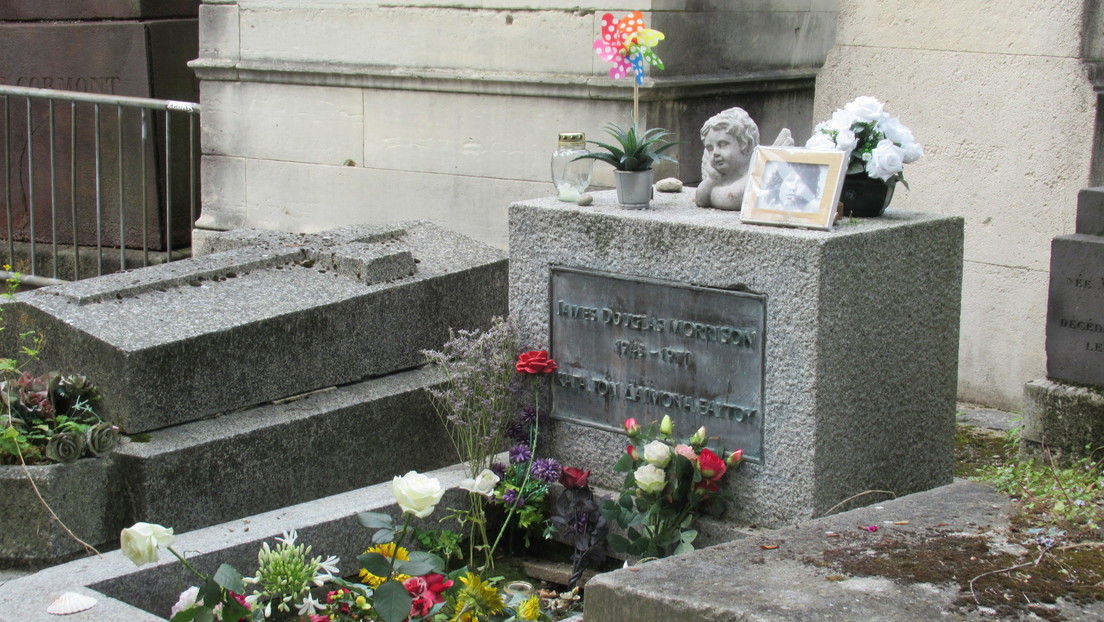 Hallan por sorpresa el busto de la tumba de Jim Morrison 37 años después de ser robada