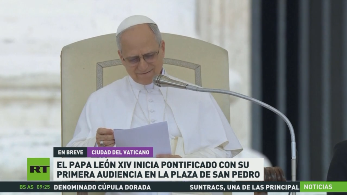 El papa León XIV inicia pontificado con su primera audiencia en la plaza de San Pedro