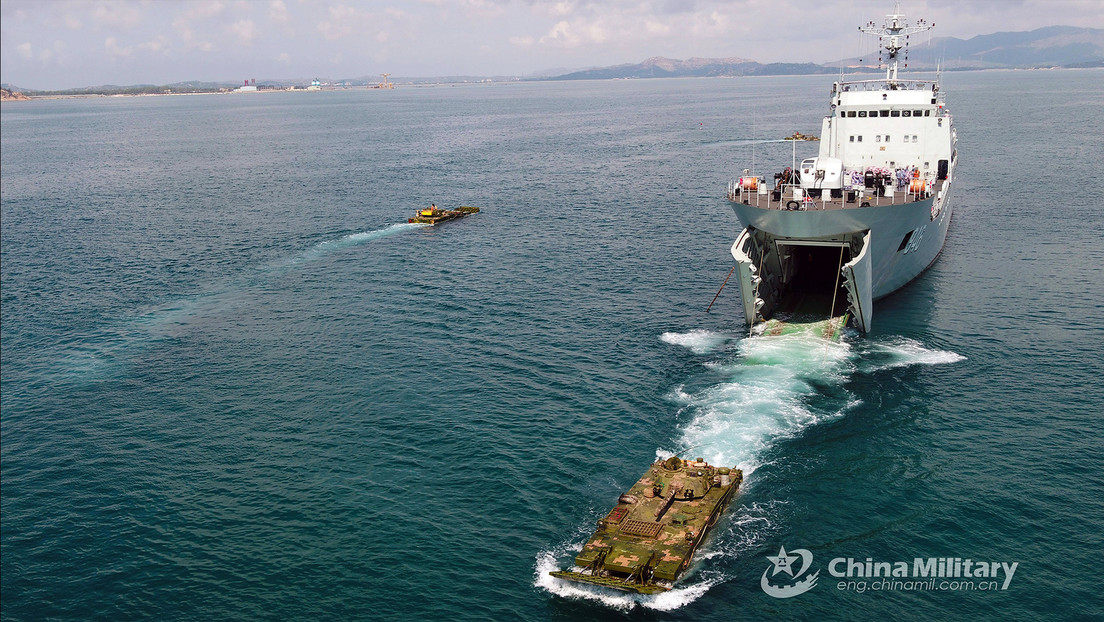 China realiza ejercicios de desembarco anfibio en el estrecho de Taiwán