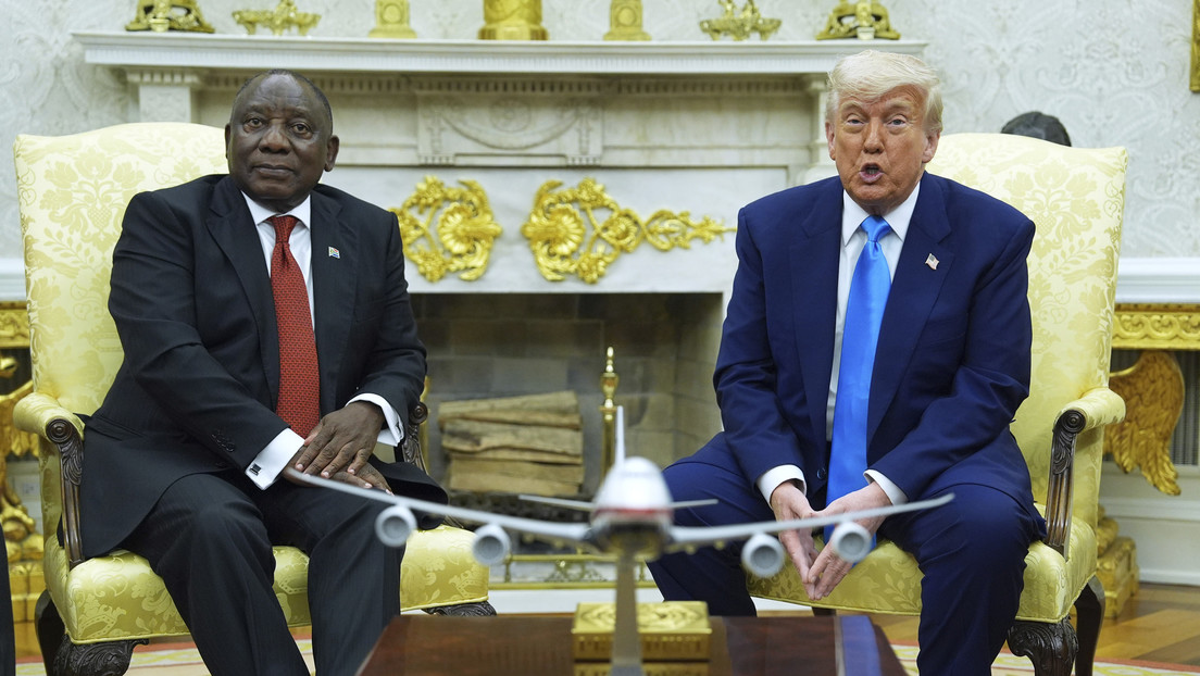 "Imbécil": Trump no puede contenerse cuando le preguntan por el lujoso avión regalado por Catar