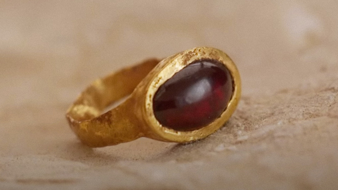 Descubren en la Ciudad de David un anillo de oro de 2.300 años de antigüedad