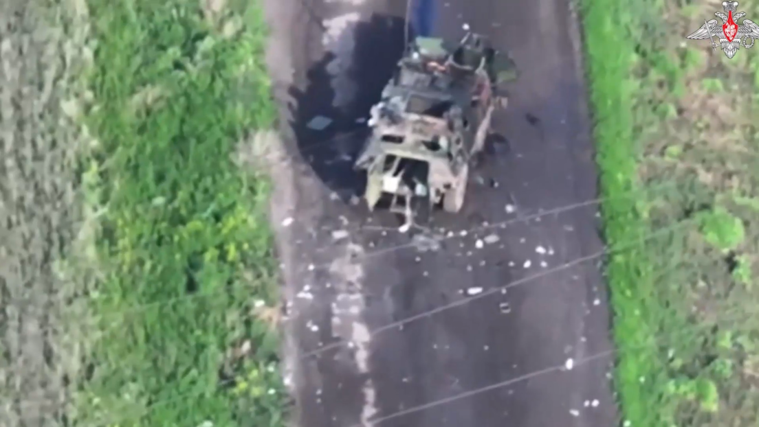 VIDEO: Drones FPV rusos hacen explotar en Ucrania un blindado de fabricación francesa