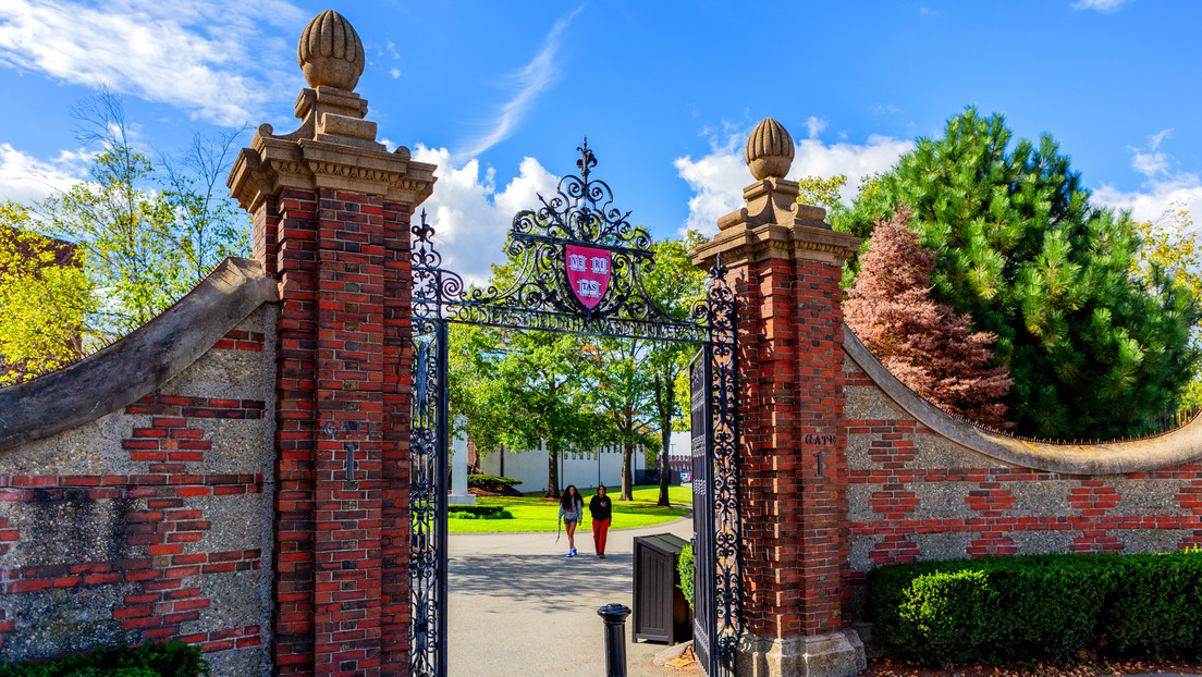 Gobierno de Trump amplía su puño de acero contra Harvard: Prohíbe matricular a estudiantes extranjeros