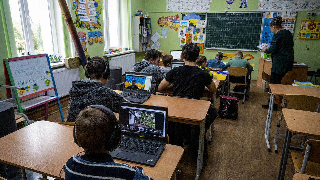 La Oficina de Zelenski aconseja preparar a los niños para la guerra e inculcarles el odio a Rusia
