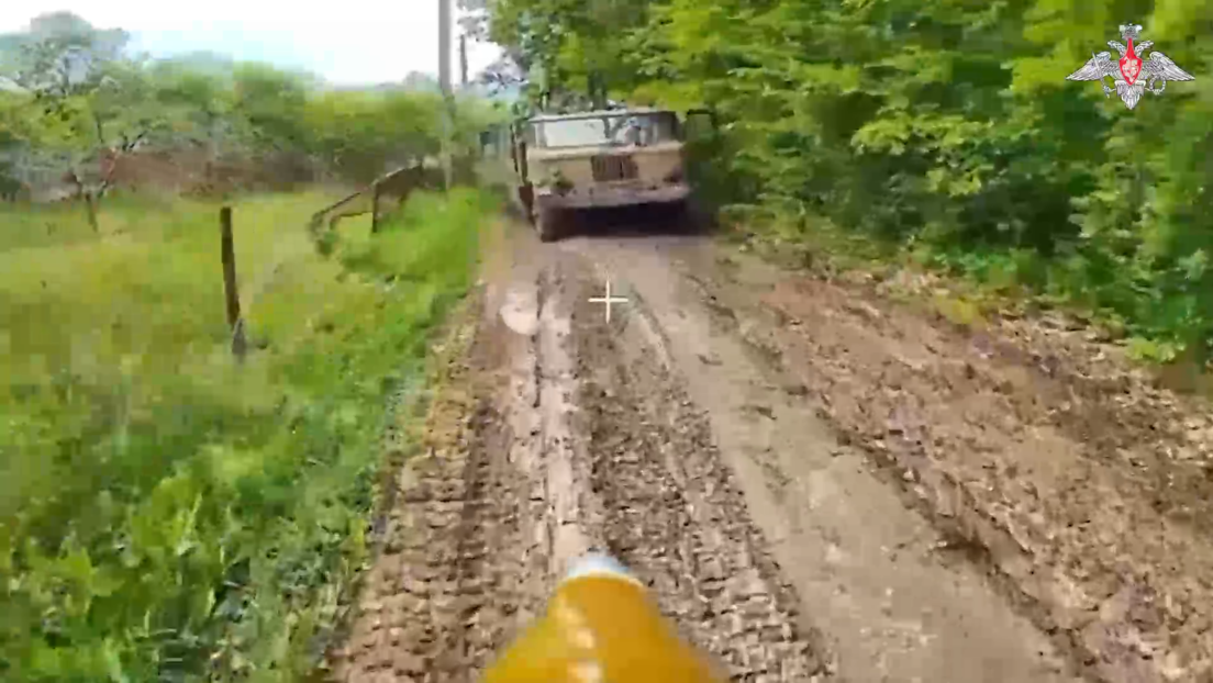 VIDEO: Drones rusos destruyen con maestría vehículos enemigos