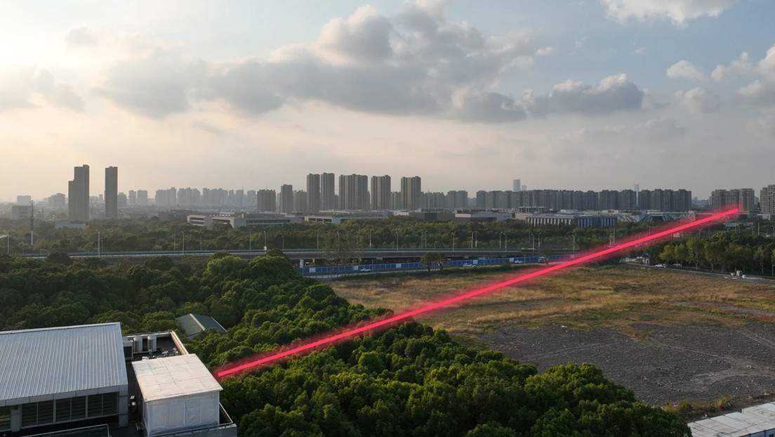 China desarrolla láser 'espía' capaz de leer textos más pequeños que un grano de arroz a 1 km de distancia