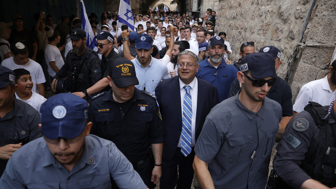 Ultranacionalistas hebreos gritan "muerte a los árabes" durante el Día de Jerusalén