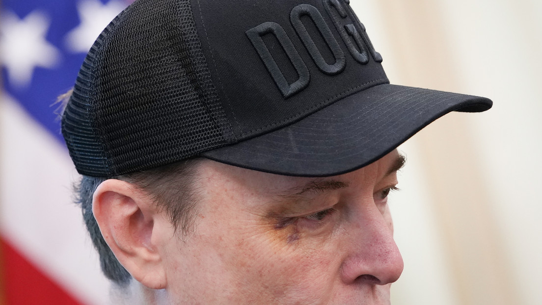 Musk explica cómo se le puso el ojo morado