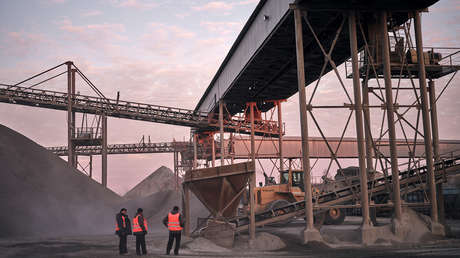 Trump planea obtener "mucho más" que 350.000 millones de dólares del acuerdo con Ucrania