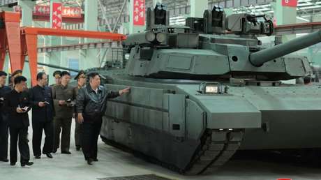 Kim visita una fábrica clave de tanques e impulsa una "segunda revolución" de las fuerzas blindadas de la RPDC