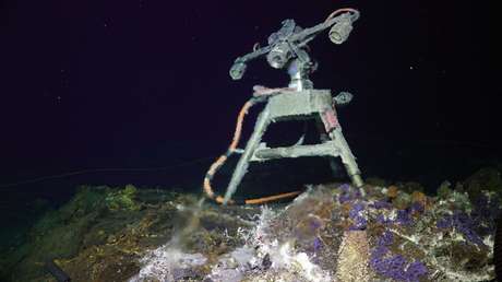 El volcán submarino más activo, aunque poco conocido, "explotará" en cualquier momento