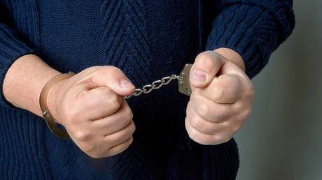 No tenía arma, pero lo acusaron de disparar a policías y mandaron a la cárcel por 940 días