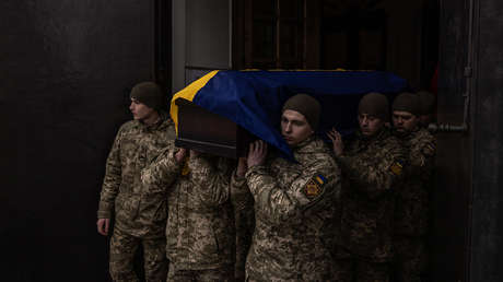 WSJ revela cómo la corrupción acecha en Ucrania incluso a los militares caídos