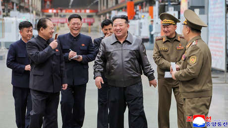 FOTOS: Kim Jong-un, satisfecho con las principales empresas de la industria militar norcoreana