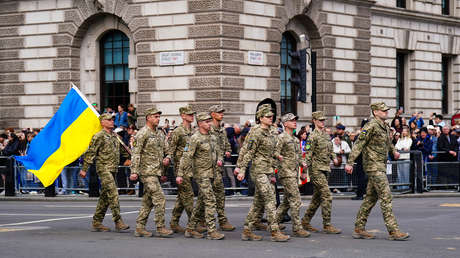 Zajárova sobre el desfile de militares ucranianos en Londres: "No es la primera vez que marchan nazis en Gran Bretaña"