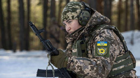 "La OTAN nos ayudará": Abogan por el servicio militar obligatorio para mujeres en Ucrania